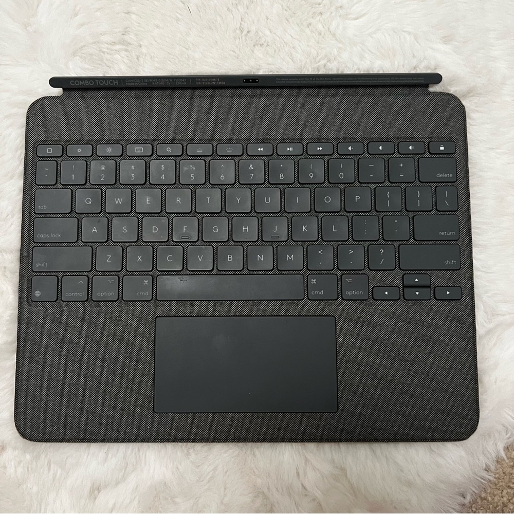 Logitech Combo Touch Keyboard Case in Charcoal